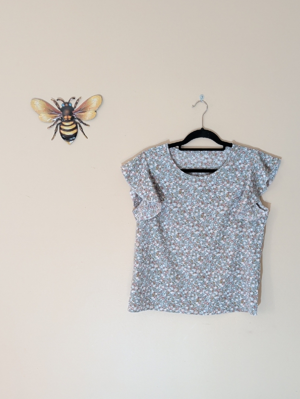 Women's Floral Ruffle Sleeve Tee - Light Blue